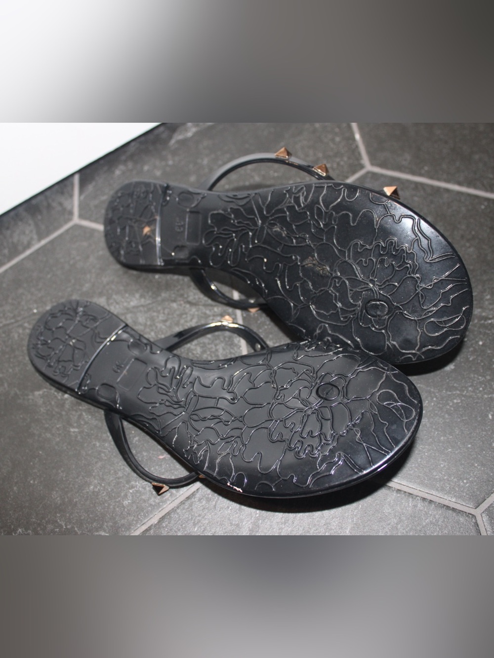 Black Studded Bow Jelly Flip Flop Thong Sandals Studs - Size 39 US 7-8.5 - Picture 4 of 7